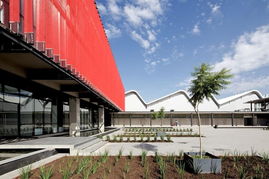 圣伯纳的建筑与云溪软件开发 传统与现代的交融